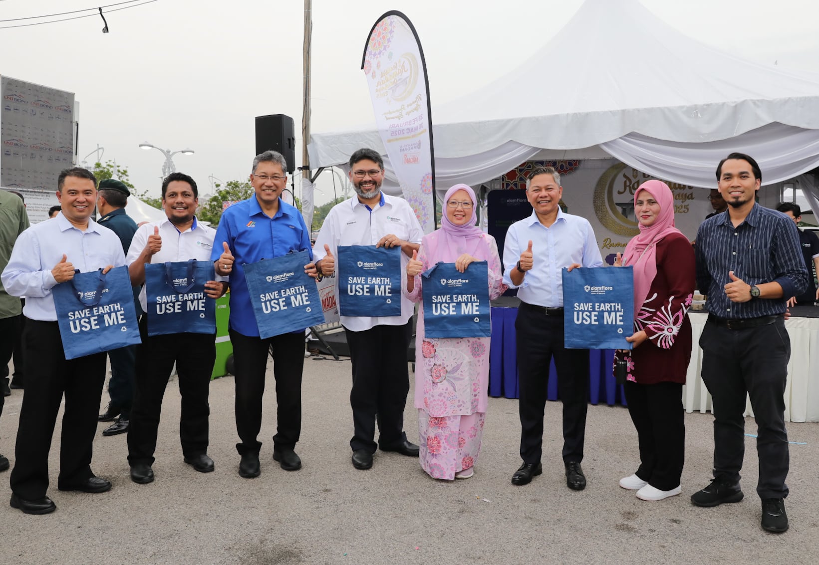 Walkabout YB Menteri Di Jabatan Perdana Menteri (Wilayah Persekutuan) Ke Bazar Ramadan Presint 3 Dan Berbuka Puasa Di Padang Kompleks Perbadanan Putrajaya