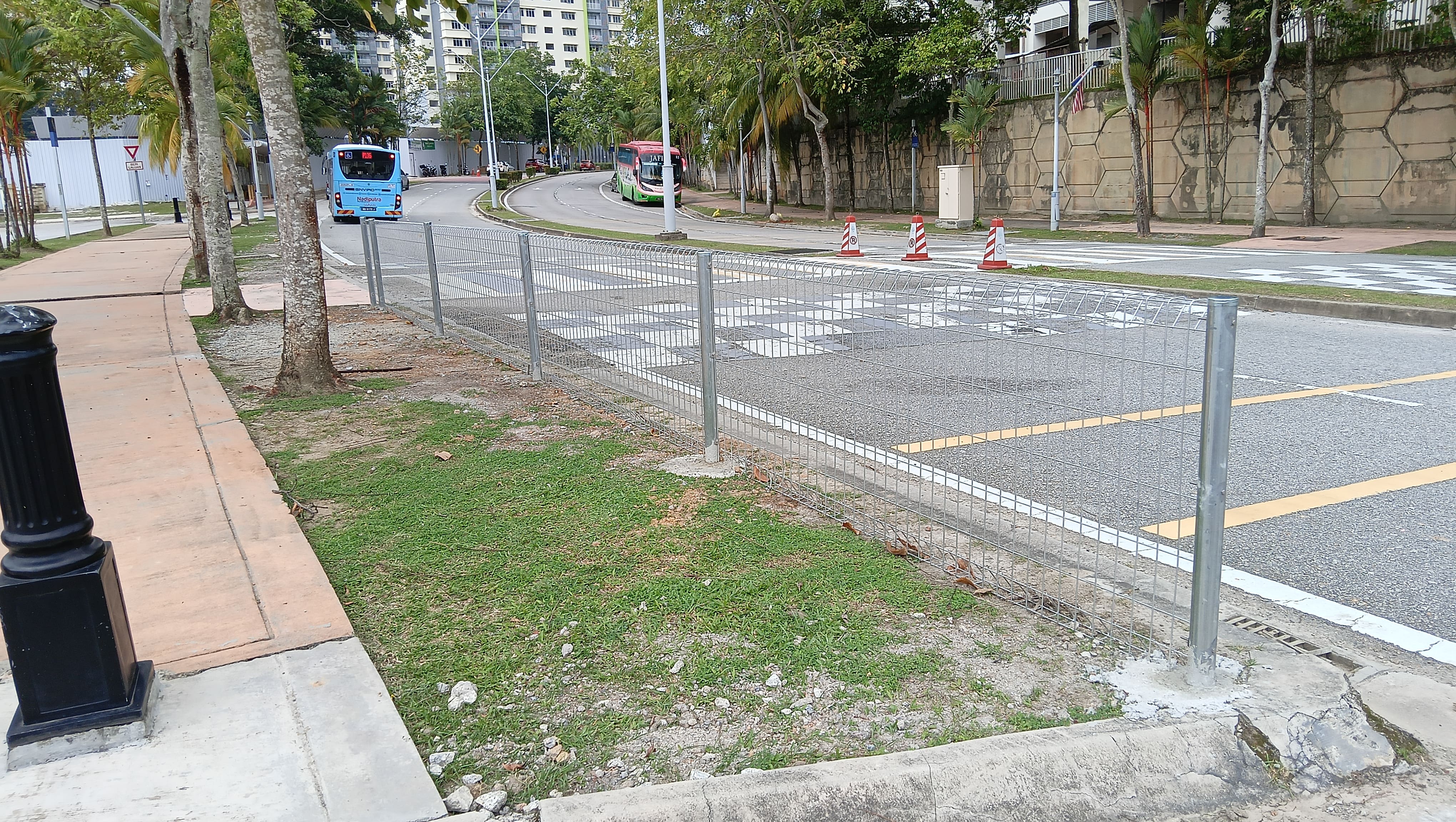 Pemasangan pagar anti climb SKPP17(1)