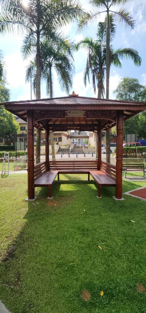 Pemasangan tiga (3) unit gazebo