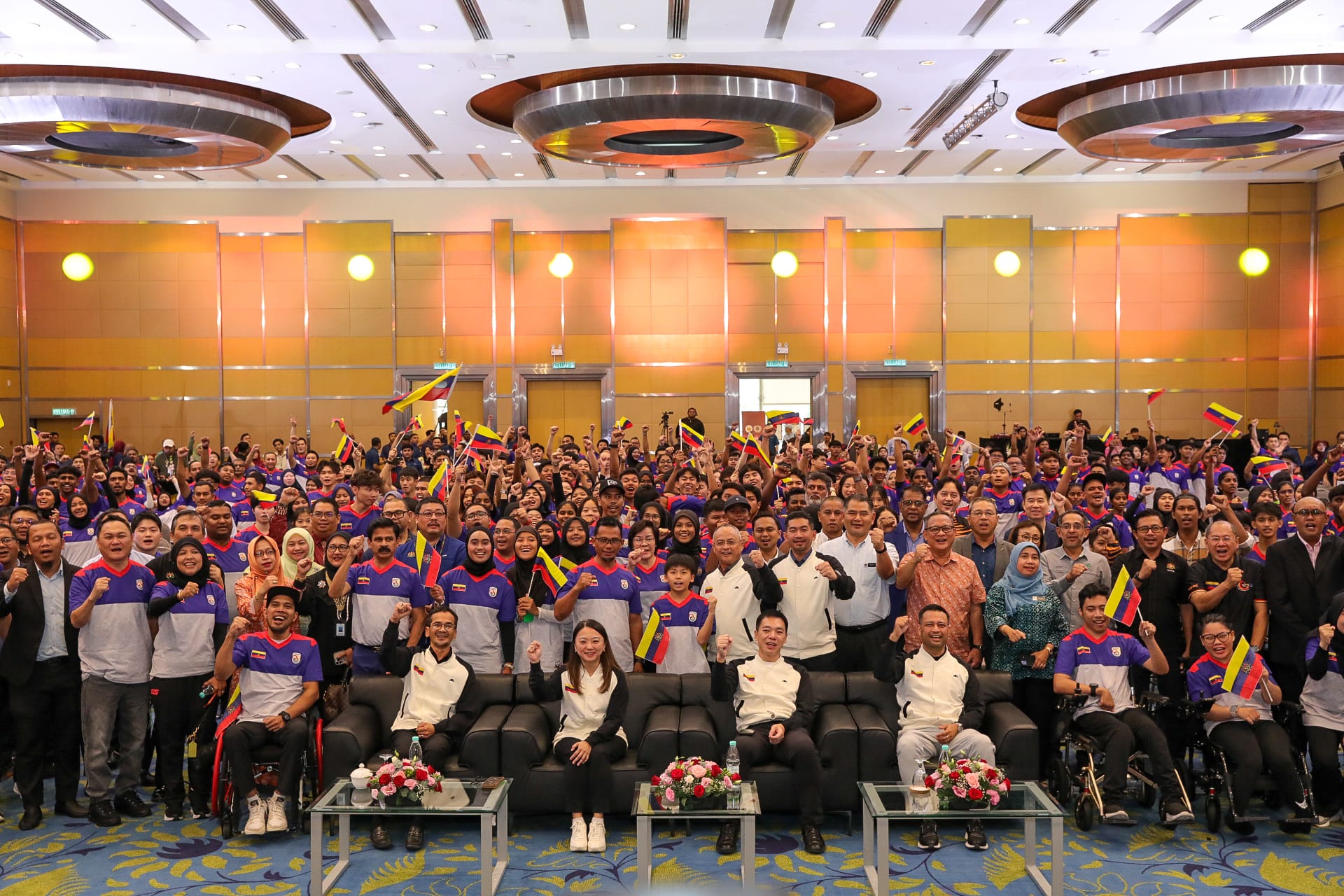 MAJLIS PENYERAHAN BENDERA KONTINJEN WILAYAH PERSEKUTUAN KE SUKMA XXII SELANGOR 2026 DAN PARA SUKMA SELANGOR 2026