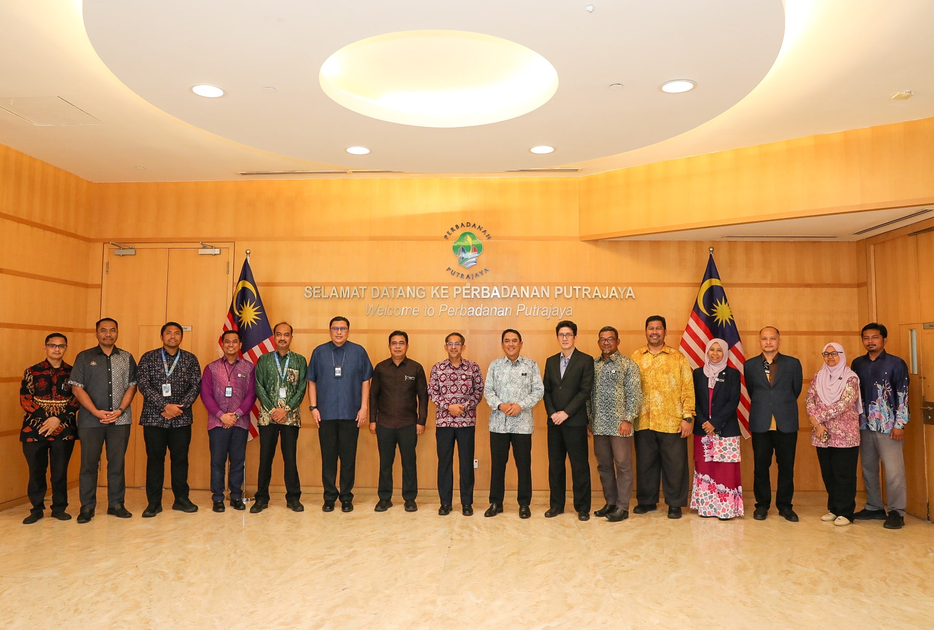 Mesyuarat Penyelarasan Penyelenggaraan dan Penyelesaian Aduan Kuarters Kerajaan di Putrajaya